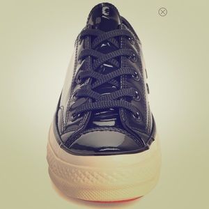 ATTN:HOLIDAY SHOE!.. PATENT LEATHER CONVERSE.. SZ6
